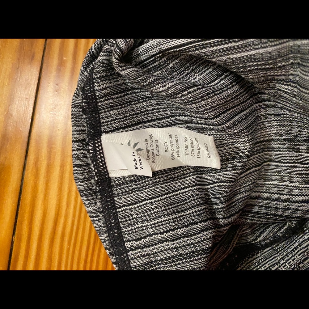 NEW Athleta jacquard mesh chaturanga capri - Picture 8 of 11
